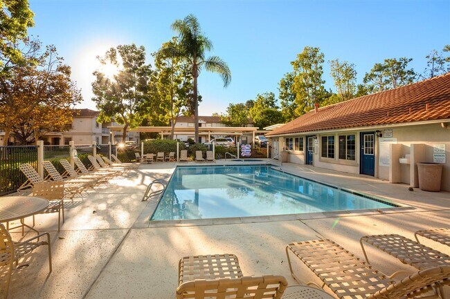 Building Photo - Upgraded Rancho Penasquitos 2 Bedroom at T...