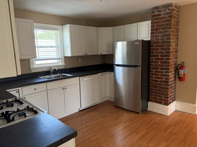 Kitchen - 126 S Haviland Ave