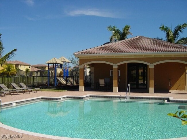 Building Photo - 10201 Olivewood Way