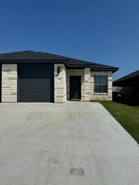 Building Photo - 3915 B Keller Rd