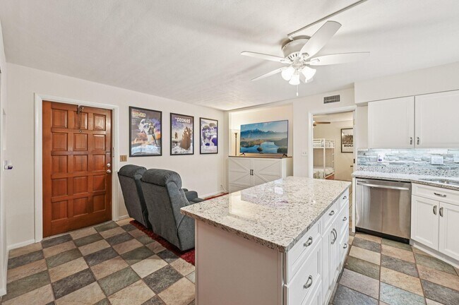 Building Photo - 11000 S Ocean Dr