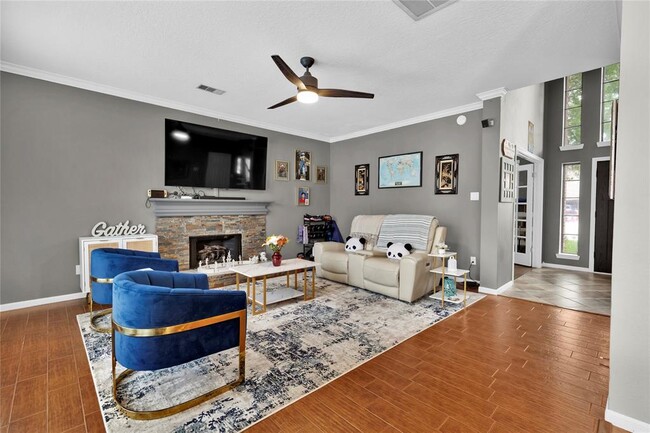 Building Photo - 25823 Lake Lawn Dr