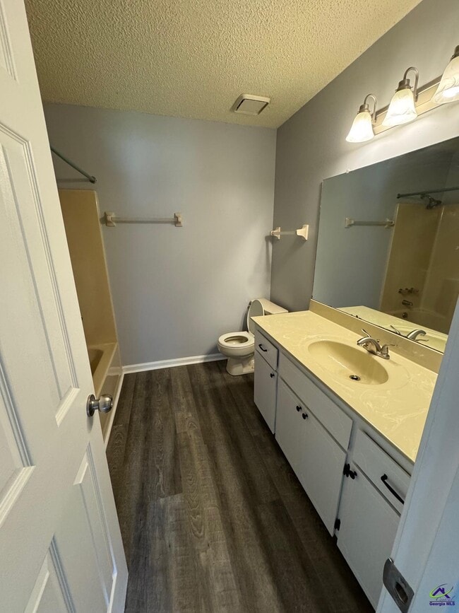 Building Photo - 700 Fieldstone Rd