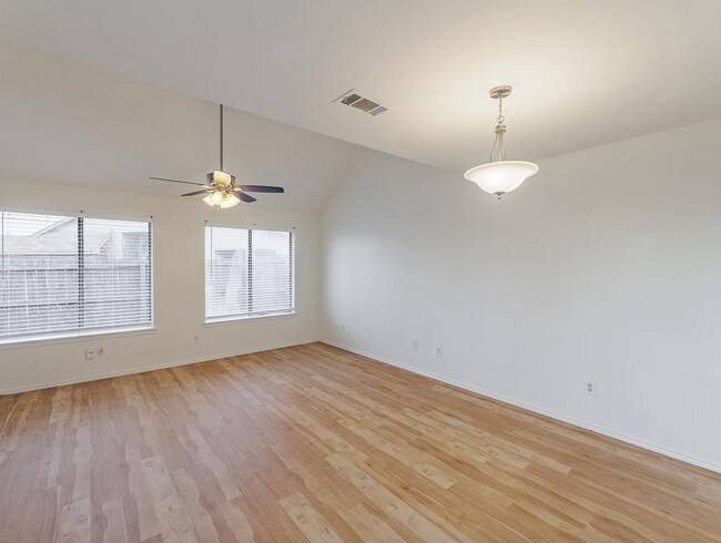 Building Photo - 973 Fairbanks Cir