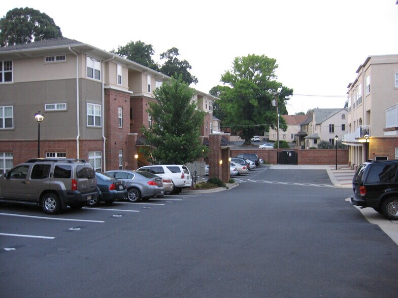 Building Photo - 1310 Kenilworth Ave