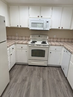 Building Photo - 7379 Tulare Hill Dr