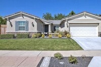 Building Photo - Spacious 3BR/2BA House Near Shopping & Dining