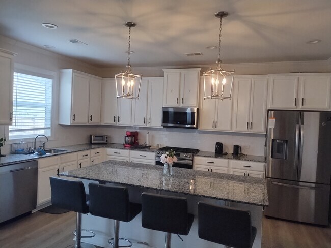 Building Photo - 437 Marietta Ln