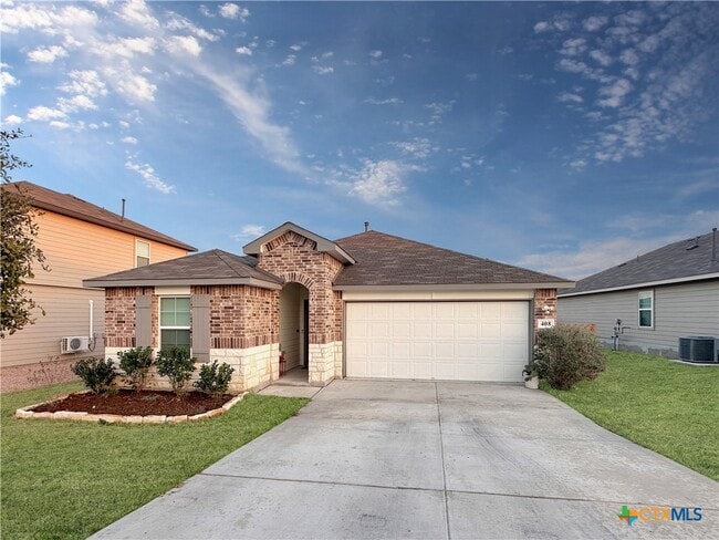 Building Photo - 408 Pebble Creek Run