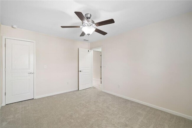Building Photo - 522 Spring View Dr