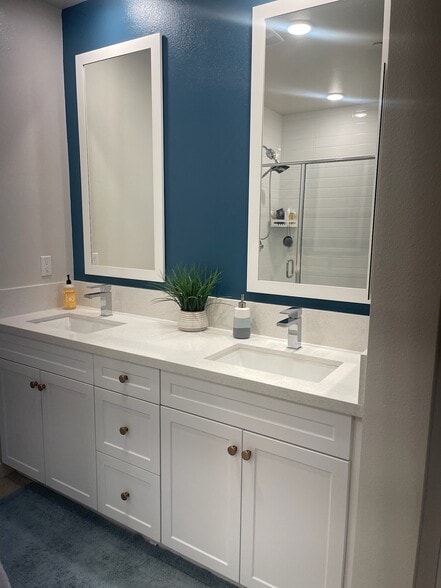 Primary Bath - 2065 Bravo Loop