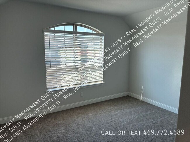 Building Photo - 1862 Silver Birch Rd