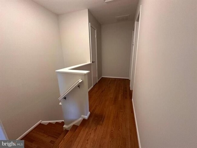 Building Photo - 13 Carriage House Cir