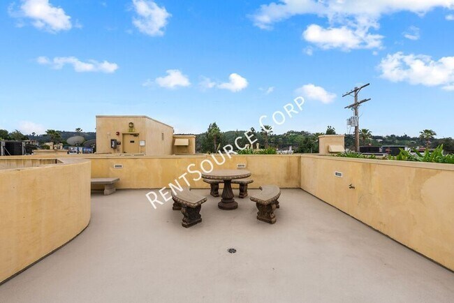 Building Photo - 12044 Hoffman St