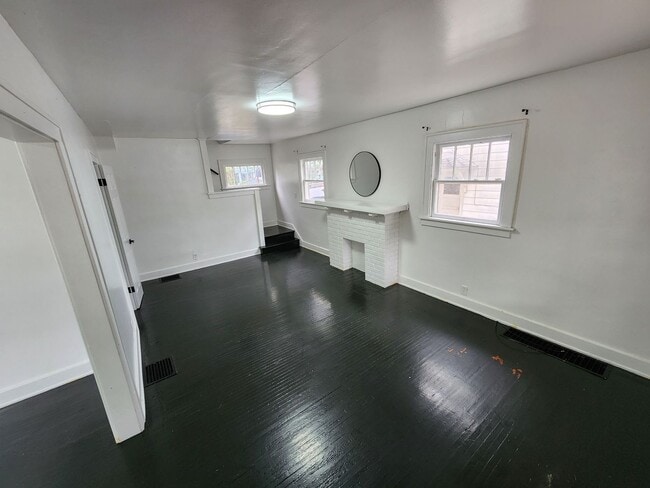 Building Photo - Cozy 3-Bedroom Home in Lima, OH – $1395/Mo...