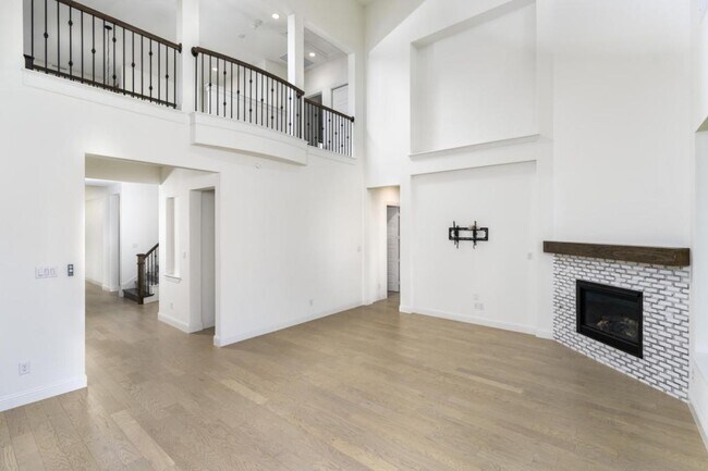 Building Photo - 2302 Royal Dove Ln