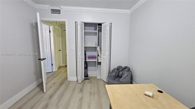 Building Photo - 16446 NE 27th Pl