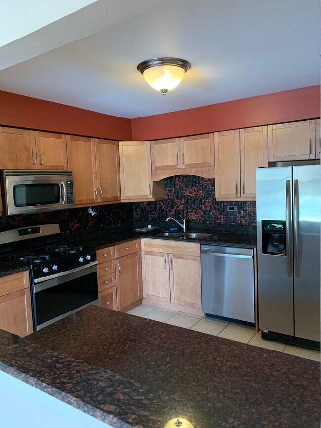 Building Photo - 412 Sandhurst Cir