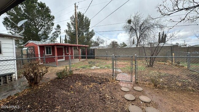 Building Photo - 35 E James Dr