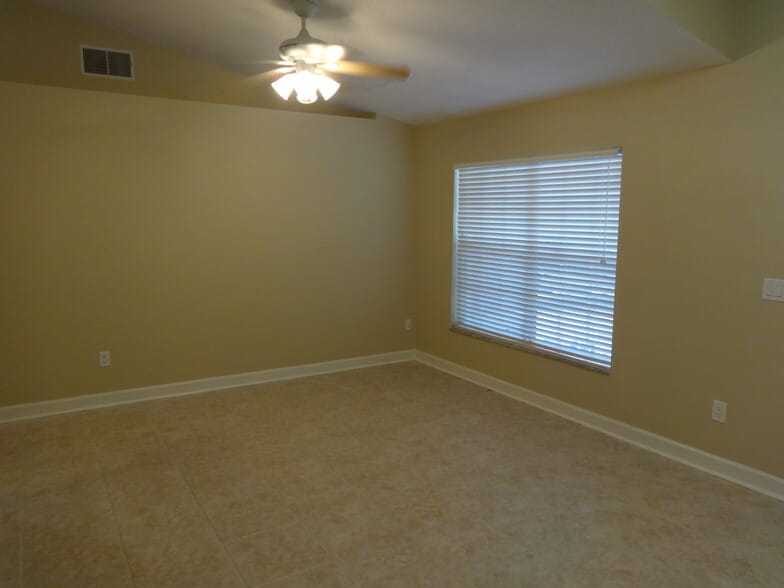 Building Photo - 1242 Dunbridge St