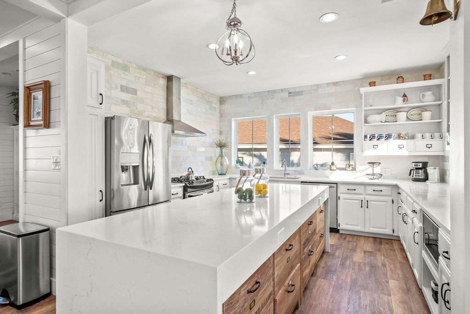 Building Photo - 707 Parkplace-SI ID1036727P