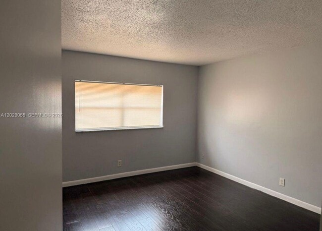 Building Photo - 2512 NW 52nd Ave