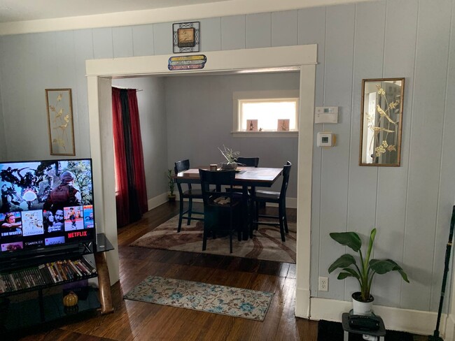 Building Photo - 2 (optional 3) bedroom house  down the str...