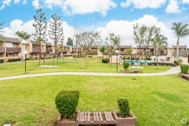 Building Photo - Village Meadows