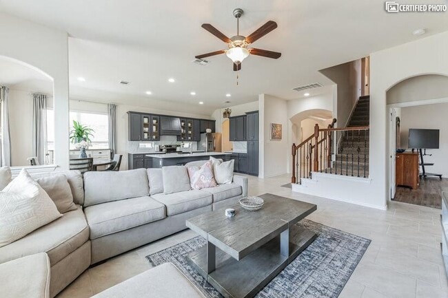 Building Photo - 920 Arvada Dr