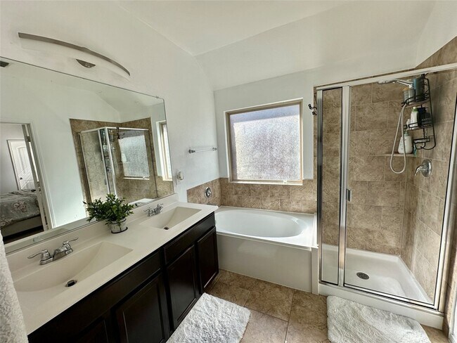 Building Photo - 3003 Rosemount Ln