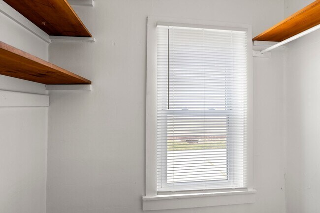 Primary Photo - 1314 22nd St