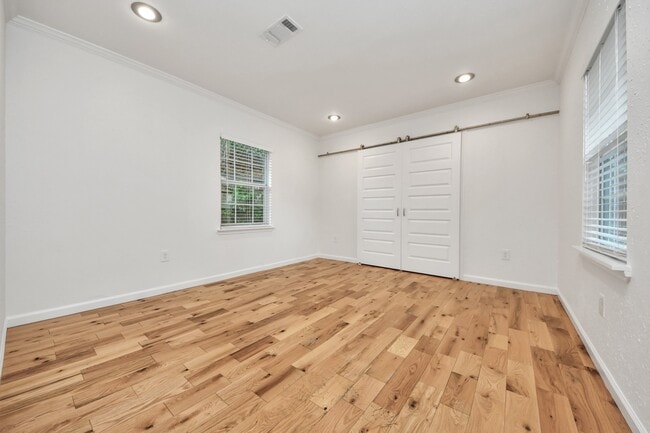 Building Photo - 5118 Ditmas Ln