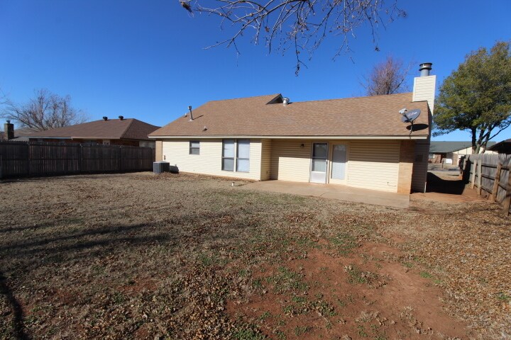 Building Photo - 1136 W Johnathan Way