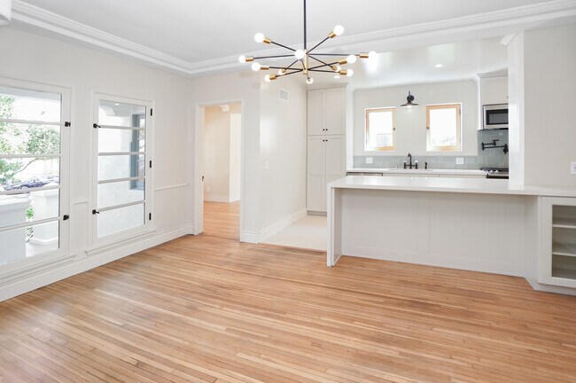 Building Photo - 1215 S Crescent Heights Blvd
