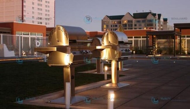 Building Photo - Modern 1 Bedroom 1 Bath Luxury Condo at Th...