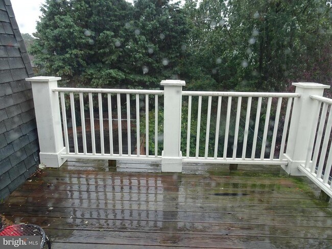 Building Photo - 222 Delaware St