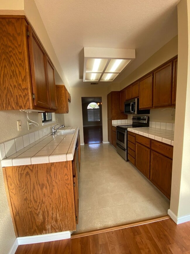 Building Photo - Single Story Beautiful Bay View Home