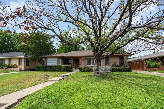 Building Photo - 6525 E Mockingbird Ln