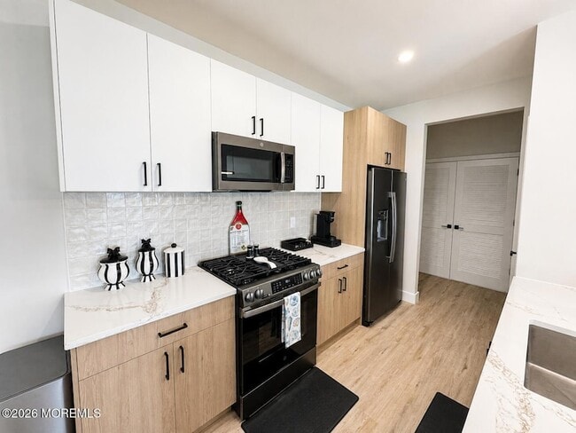 Building Photo - 401 Boulevard