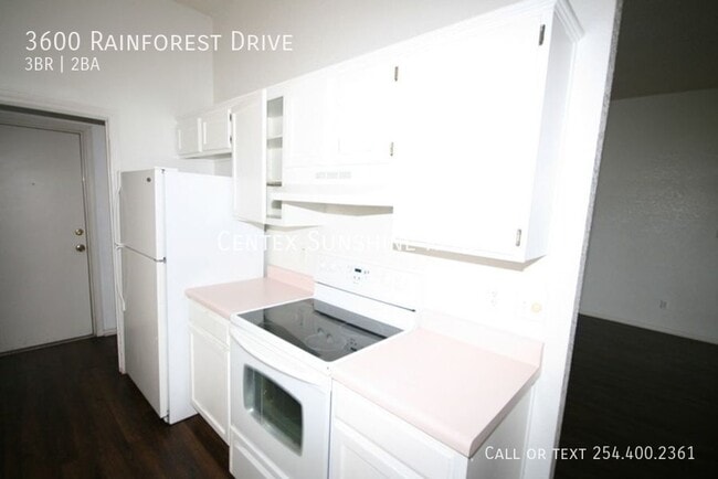Building Photo - 3600 Rainforest Ln