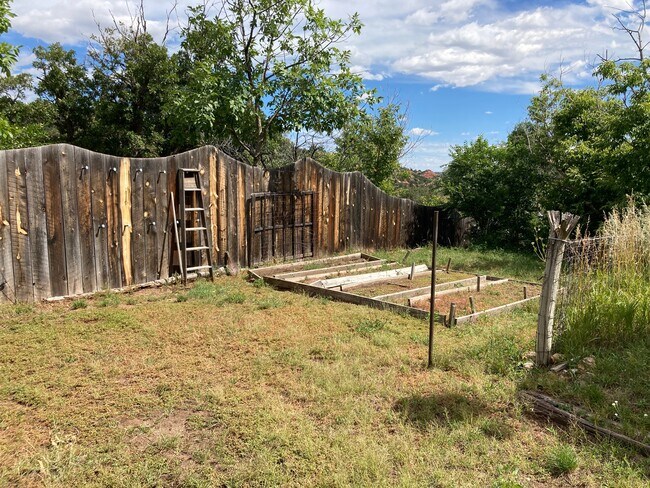 Building Photo - 9 Elk Path