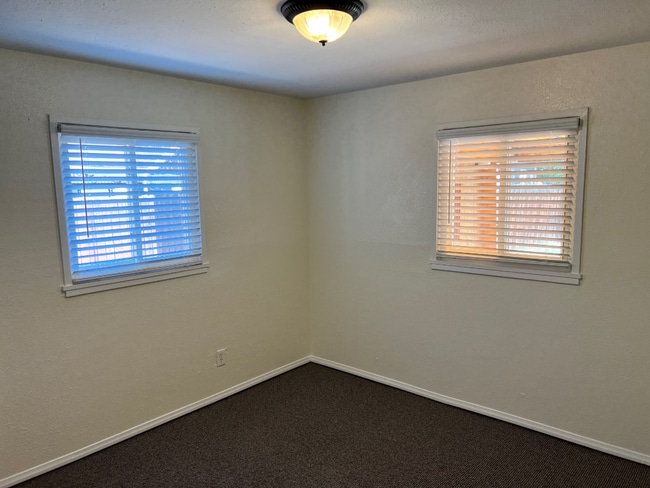Building Photo - "Charming 3-Bed Retreat in Aurora!"