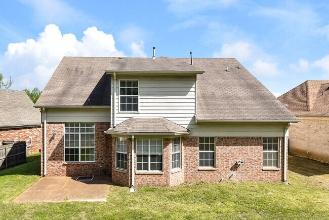 Building Photo - 10243 Hamilton View Dr