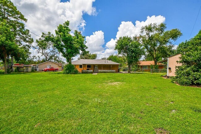 Building Photo - 7602 Turquoise Ln