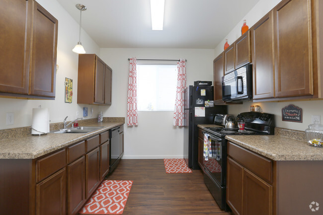 2BR, 1BA - 825 SF - Wheatbaker Patio Home Apartments