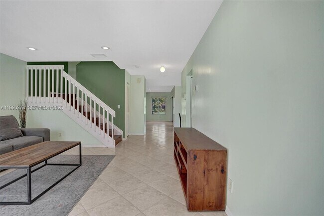 Building Photo - 1726 SW 110th Terrace