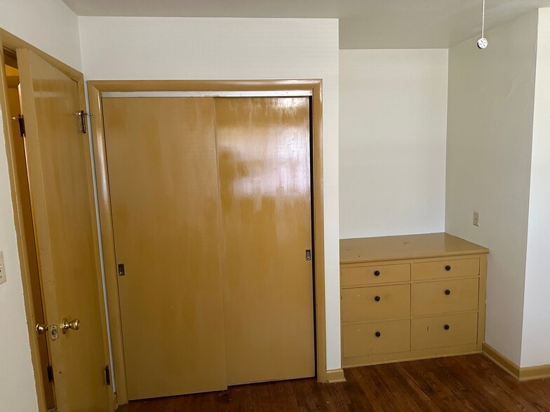 Building Photo - 4075 N 85th St