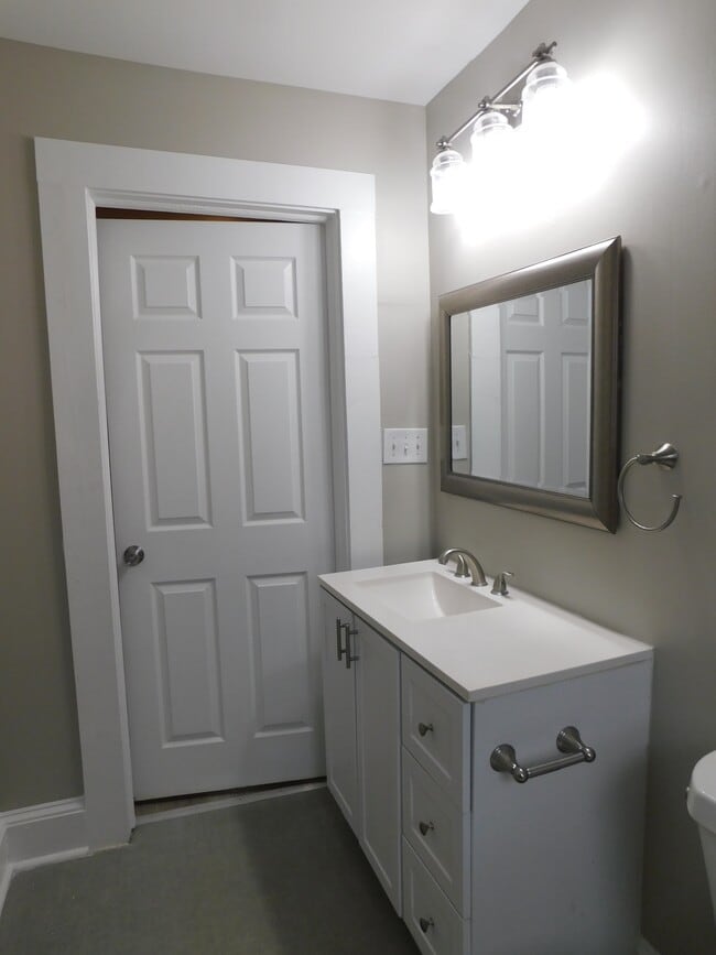 Building Photo - 85 Crowell Dr NW