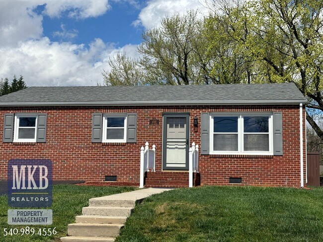 Building Photo - The Perfect 3-Bedroom Ranch-Style House Lo...