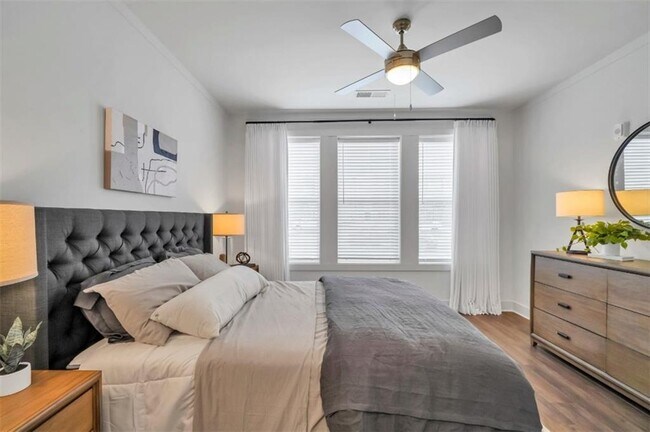 Building Photo - 300 Prominence Point Pkwy